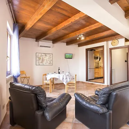 Apartment Via Gilbert Ferret 57 *